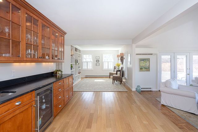 8 Key Court, Newport, RI 02840