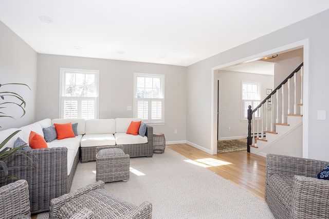 8 Key Court, Newport, RI 02840