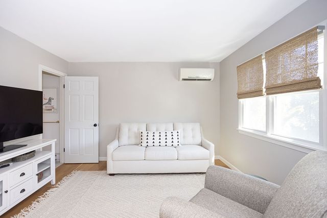 8 Key Court, Newport, RI 02840