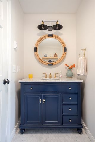 8 Key Court, Newport, RI 02840