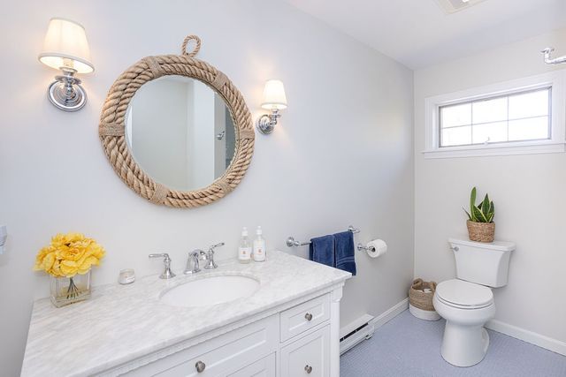 8 Key Court, Newport, RI 02840