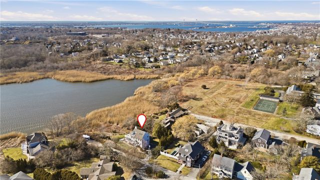 8 Key Court, Newport, RI 02840