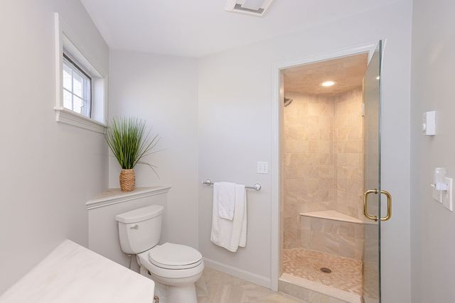 8 Key Court, Newport, RI 02840