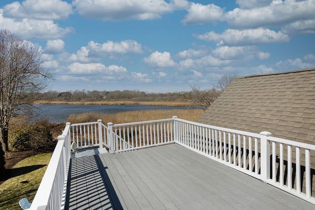 8 Key Court, Newport, RI 02840