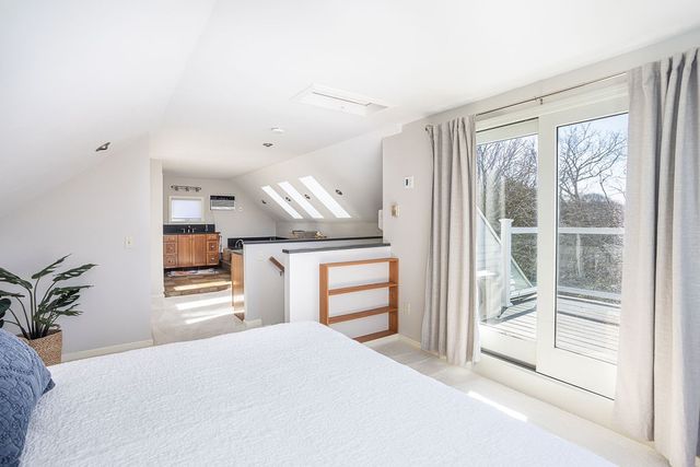 8 Key Court, Newport, RI 02840