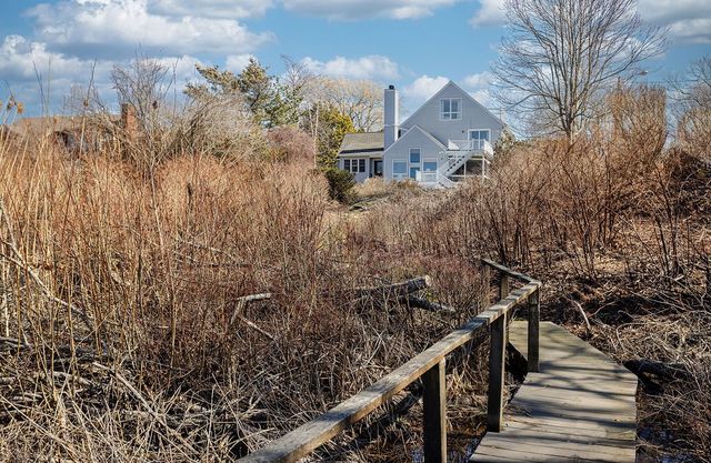 8 Key Court, Newport, RI 02840