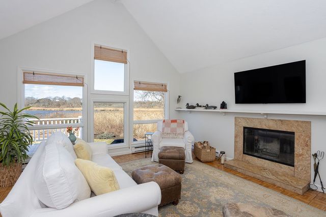 8 Key Court, Newport, RI 02840