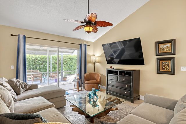 949 Honeytree Lane A, Wellington, FL 33414