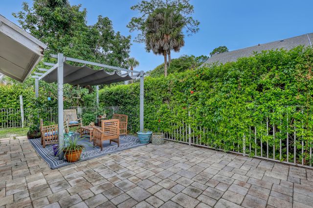 949 Honeytree Lane A, Wellington, FL 33414