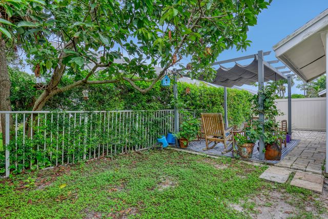 949 Honeytree Lane A, Wellington, FL 33414