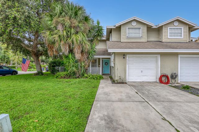 949 Honeytree Lane A, Wellington, FL 33414