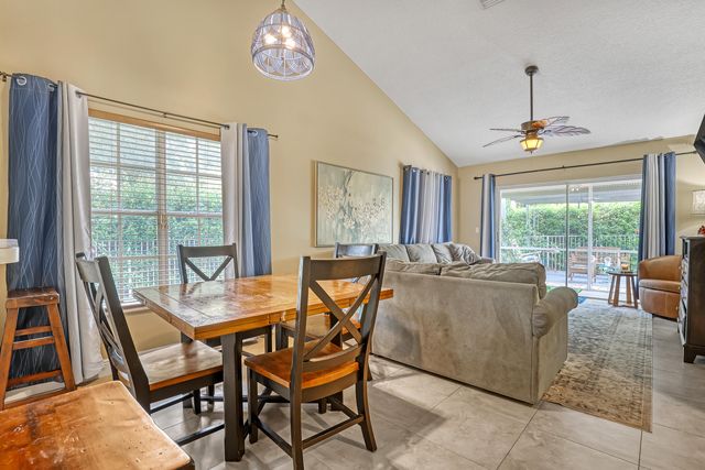 949 Honeytree Lane A, Wellington, FL 33414