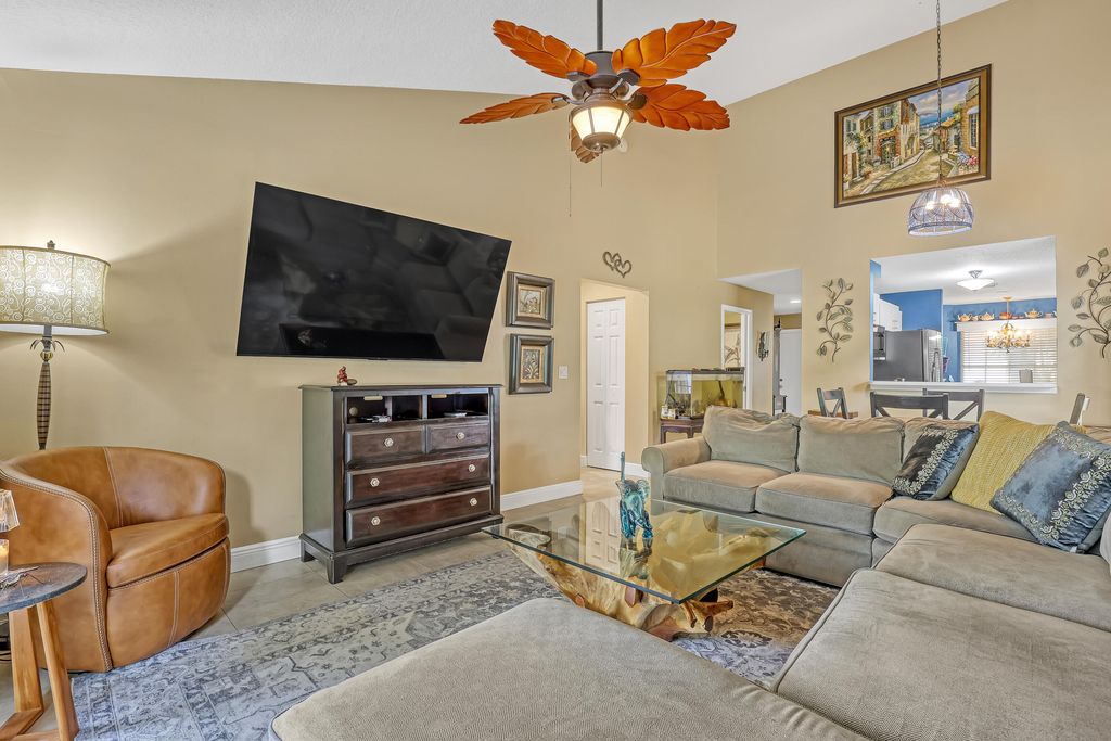 949 Honeytree Lane A, Wellington, FL 33414