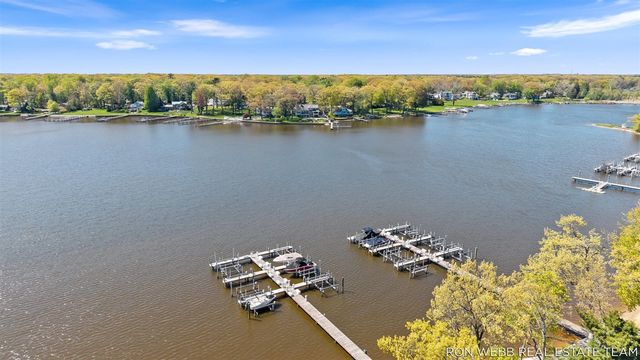 195 Janes View Drive, Holland, MI 49424