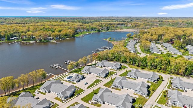 195 Janes View Drive, Holland, MI 49424