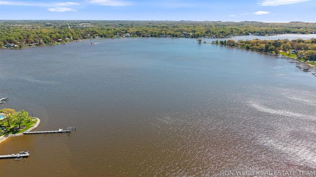 195 Janes View Drive, Holland, MI 49424