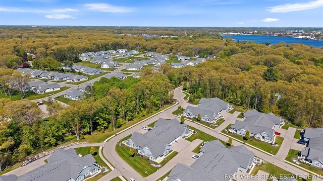 195 Janes View Drive, Holland, MI 49424