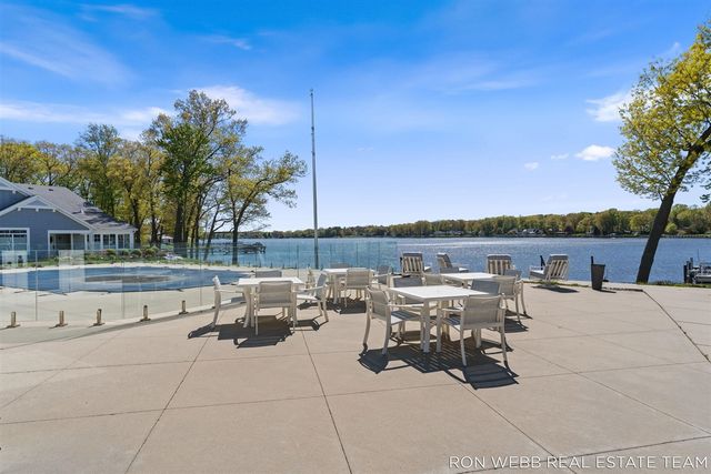 195 Janes View Drive, Holland, MI 49424