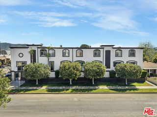 5330 Satsuma Avenue, North Hollywood, CA 91601