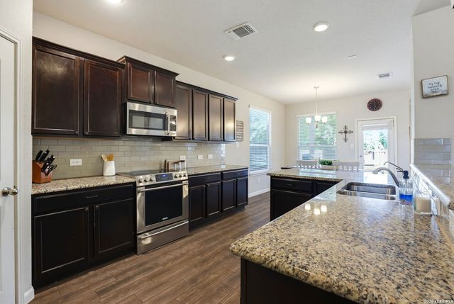905 CYPRESS ML, New Braunfels, TX 78130