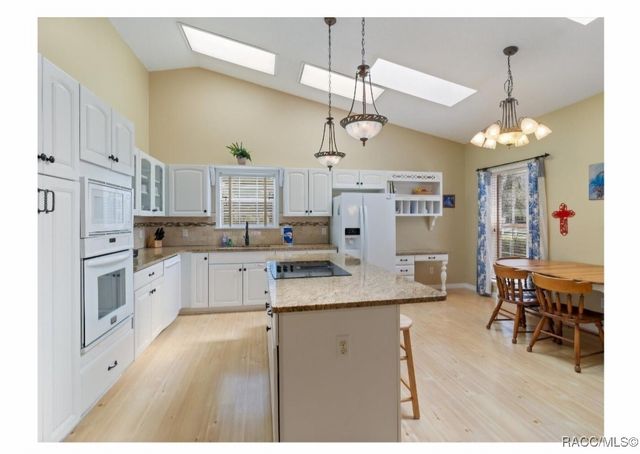 5410 S Magnolia Avenue, Homosassa, FL 34448