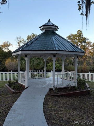 5410 S Magnolia Avenue, Homosassa, FL 34448