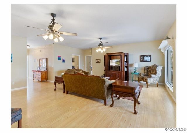 5410 S Magnolia Avenue, Homosassa, FL 34448