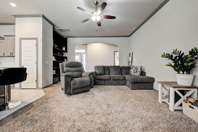 1186 Creekside Drive, Choctaw, OK 73020