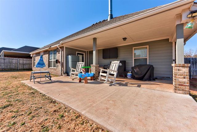 1186 Creekside Drive, Choctaw, OK 73020