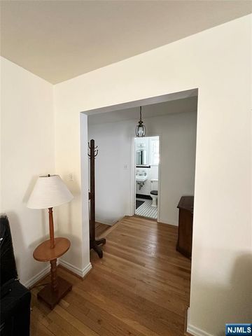 32b Elmwood Court B, Elmwood Park, NJ 07407