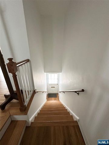 32b Elmwood Court B, Elmwood Park, NJ 07407