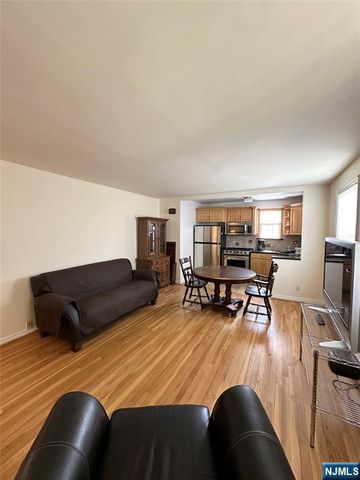 32b Elmwood Court B, Elmwood Park, NJ 07407