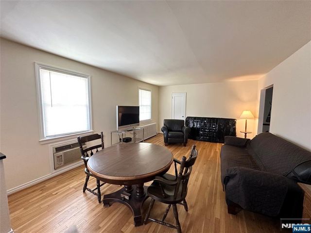32b Elmwood Court B, Elmwood Park, NJ 07407