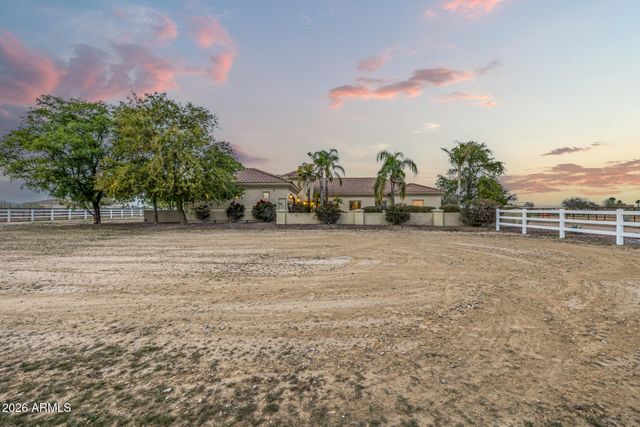 25614 W Melanie Drive, Wittmann, AZ 85361