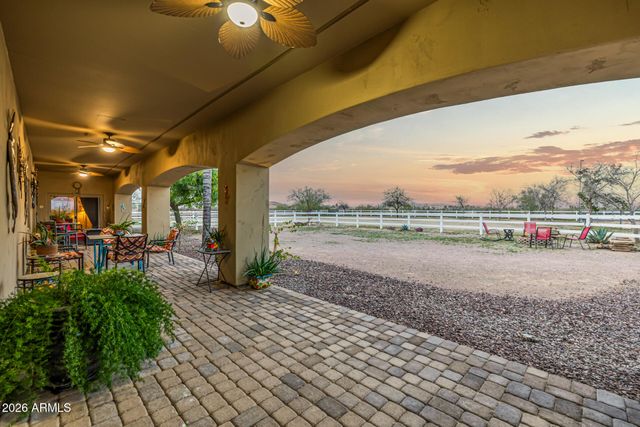 25614 W Melanie Drive, Wittmann, AZ 85361