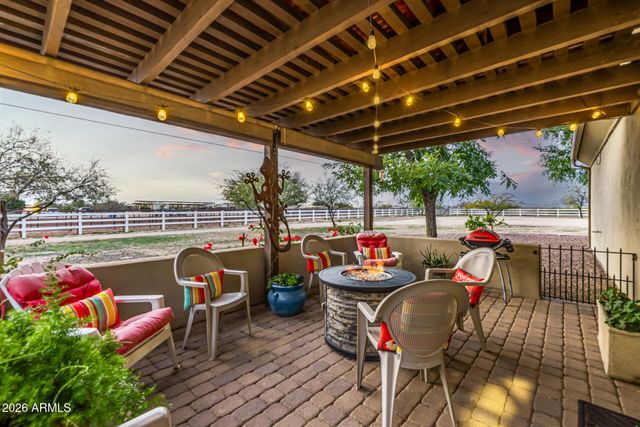 25614 W Melanie Drive, Wittmann, AZ 85361