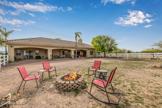 25614 W Melanie Drive, Wittmann, AZ 85361