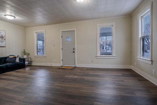 904 W 8TH AVENUE, Oshkosh, WI 54902