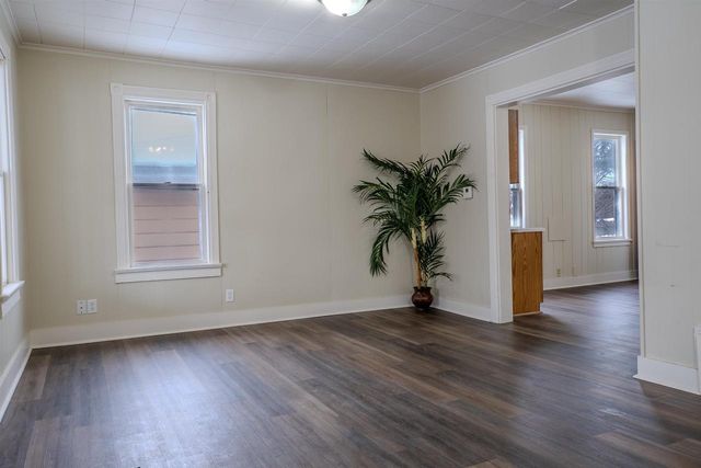 904 W 8TH AVENUE, Oshkosh, WI 54902