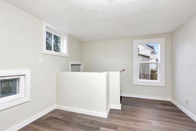 904 W 8TH AVENUE, Oshkosh, WI 54902