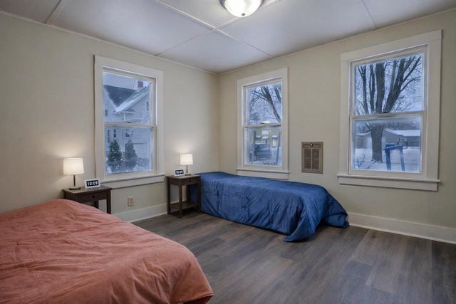 904 W 8TH AVENUE, Oshkosh, WI 54902