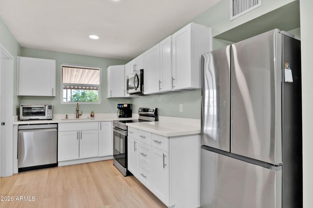 4235 N 16TH Drive, Phoenix, AZ 85015