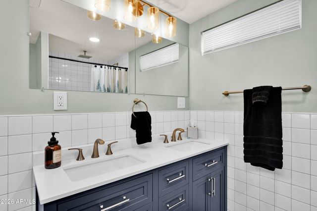 4235 N 16TH Drive, Phoenix, AZ 85015