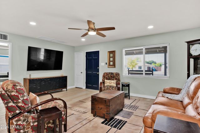 4235 N 16TH Drive, Phoenix, AZ 85015