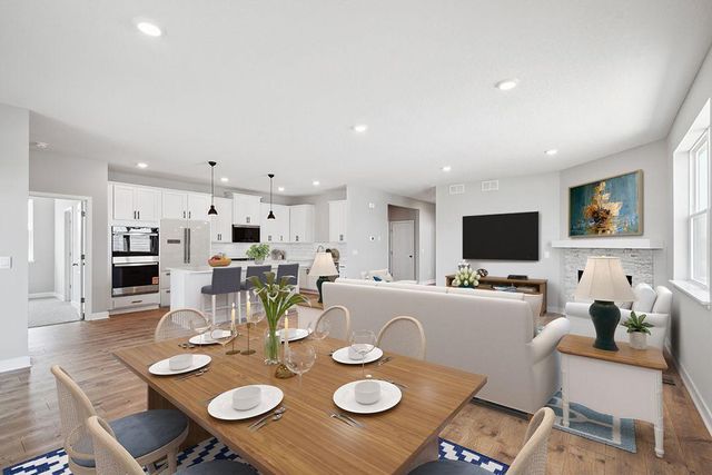 2147 Bluff Heights Drive, Shakopee, MN 55379