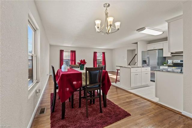 39 Banister DR, Hampton, VA 23666