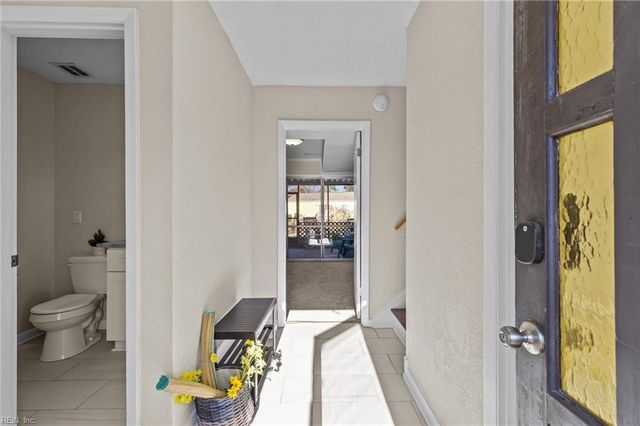 39 Banister DR, Hampton, VA 23666