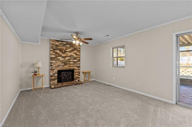 39 Banister DR, Hampton, VA 23666