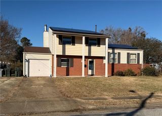 39 Banister DR, Hampton, VA 23666