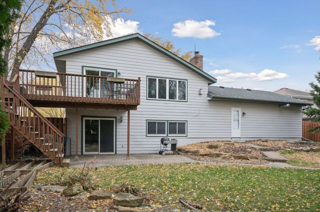 4384 Oakhurst Avenue, Vadnais Heights, MN 55127